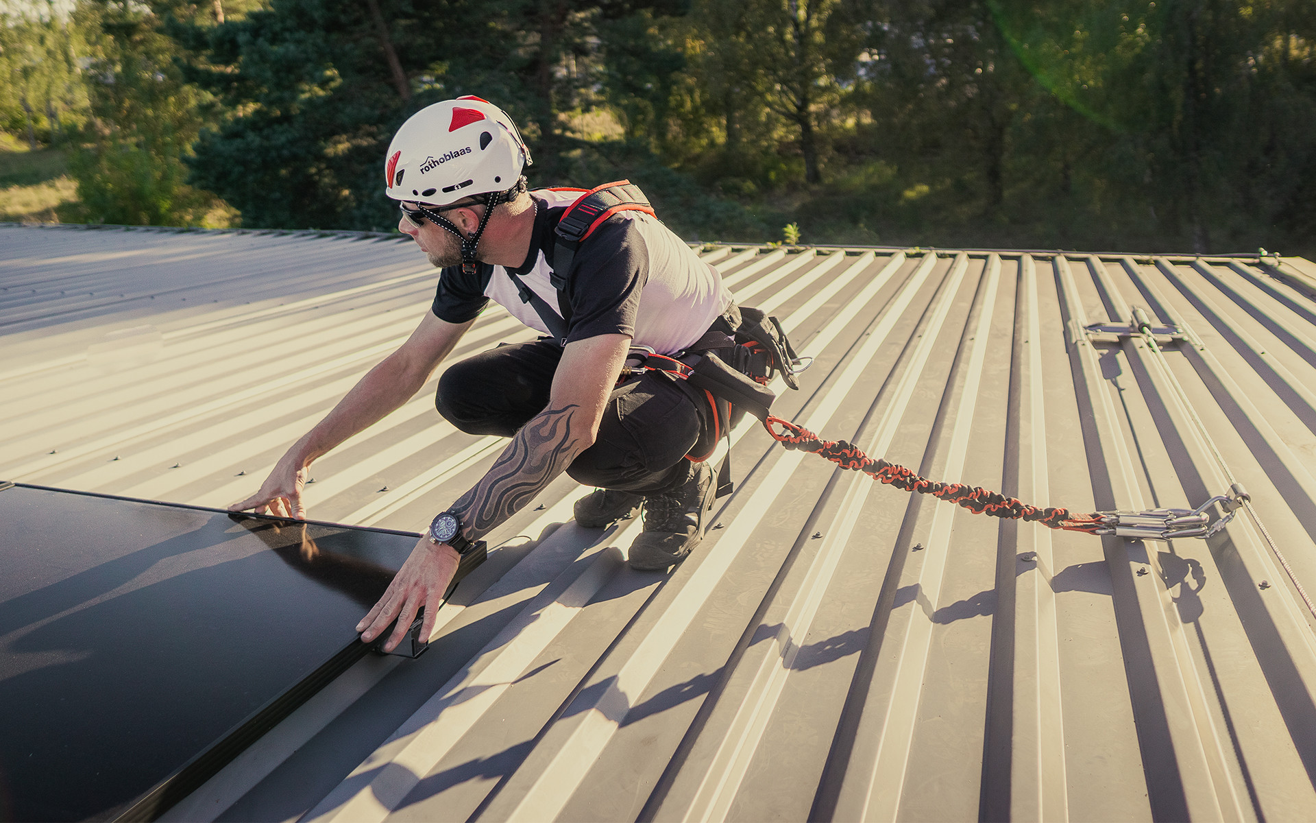 photovoltaic maintenance on a metal roof 