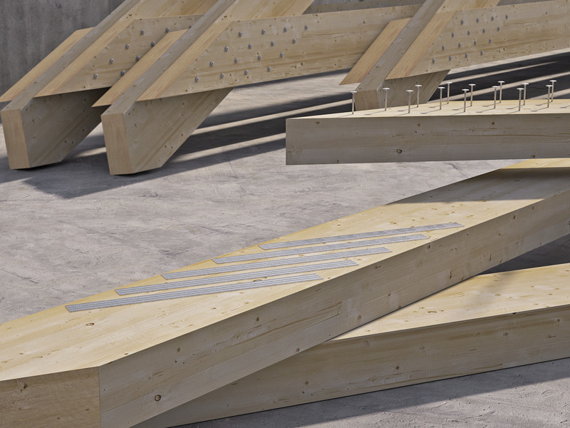 applicazione-rinforzo-travi-in-legno-con-piastre-uncinate-sharp-metal