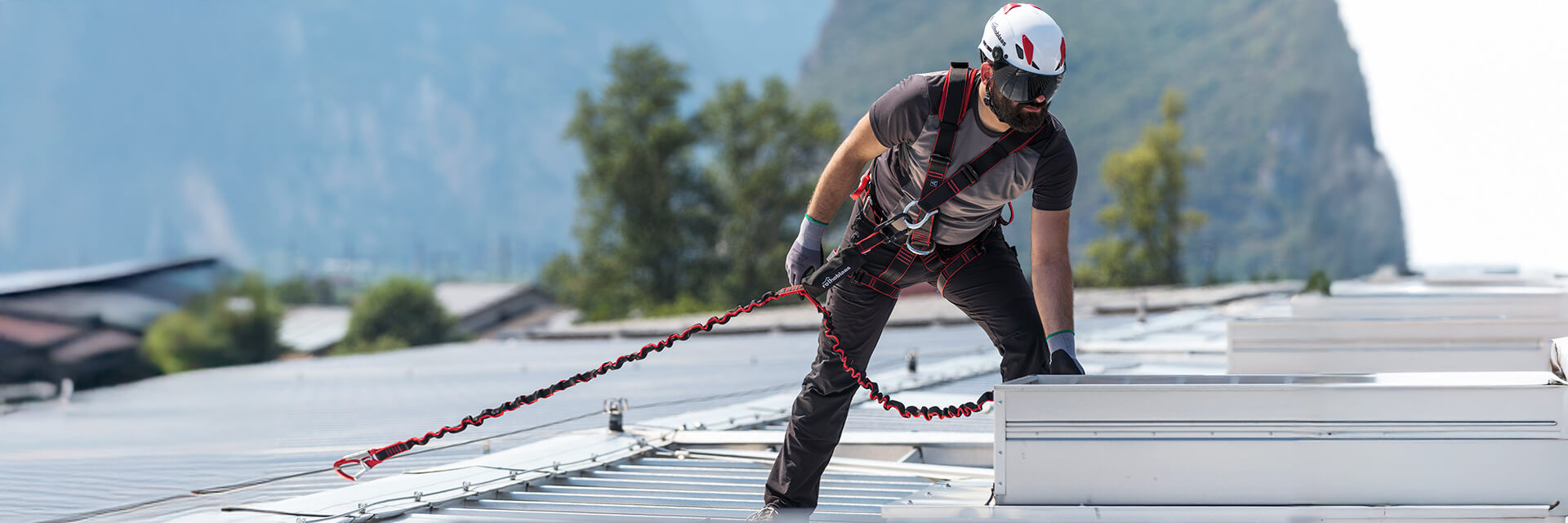 INSTALADORES DE SISTEMAS DE PROTECCIÓN CONTRA CAÍDAS