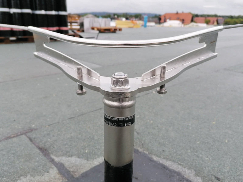 applicazione-linea-vita-su-supporto-in-acciaio-inossidabile-per-coperture-in-legno-calcestruzzo-e-acciaio-PATROL-TOWER-A2