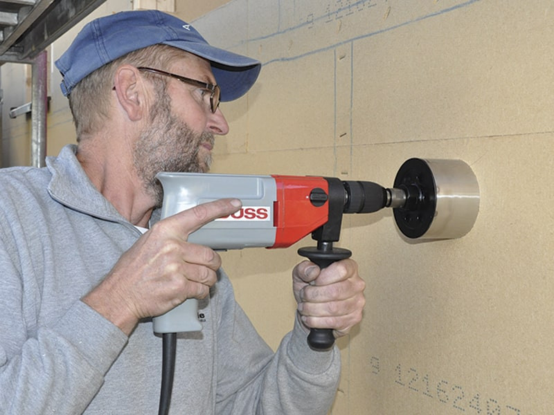 applicazione-fresa-per-pannelli-isolanti-in-fibra-di-legno-lfa-hole-cutter