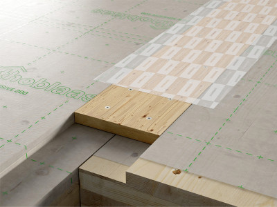applicazione-nastro-adesivo-resistente-all’acqua-e-al-calore-trasparente-invisi-band