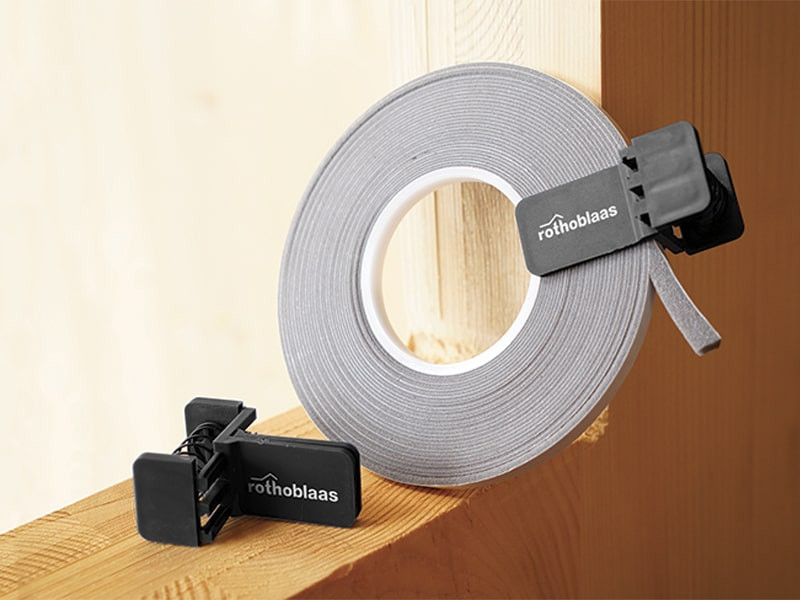 applicazione-graffa-per-nastro-espandente-kompri-clamp