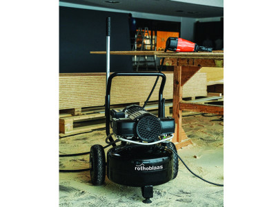 applicazione-compressore-senza-olio-con-serbatoio-antiruggine-24-l-compressor-24